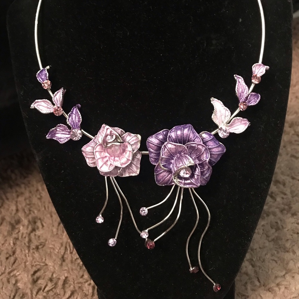 Purple flower necklace